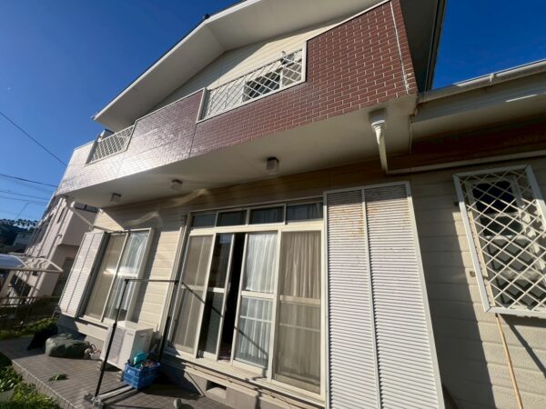 横須賀市にて雨漏り修理〈コーキング劣化による雨漏り・塗装メンテナンス〉の施工前写真